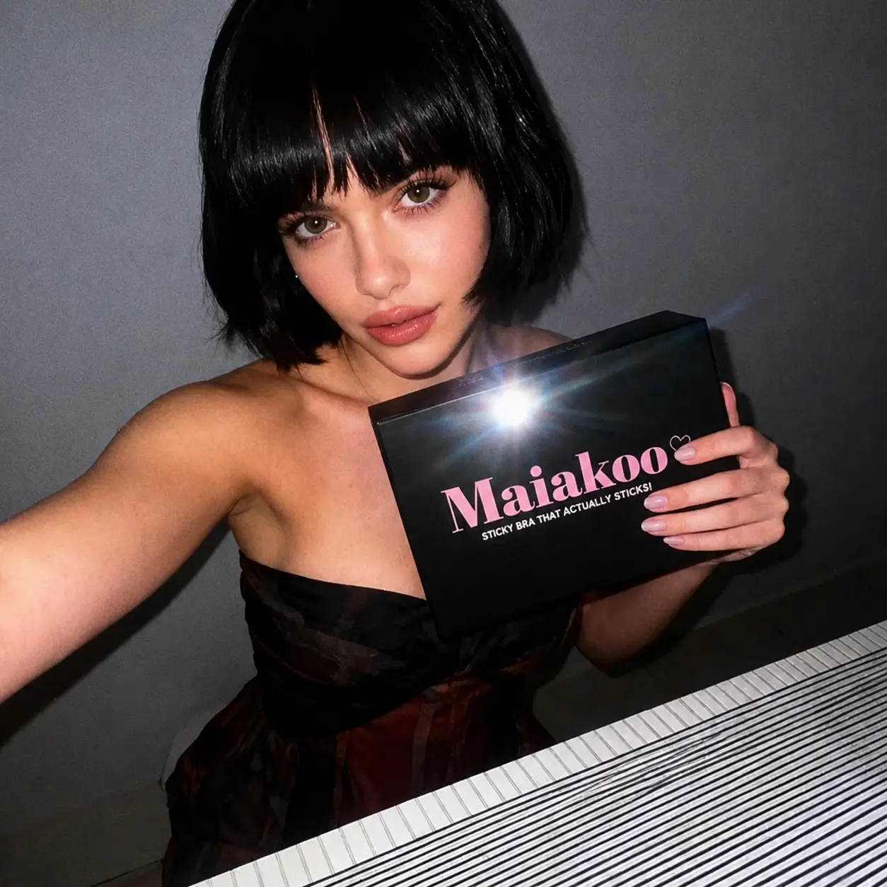 Maiakoo Strapless Adhesive Push-Up Bra